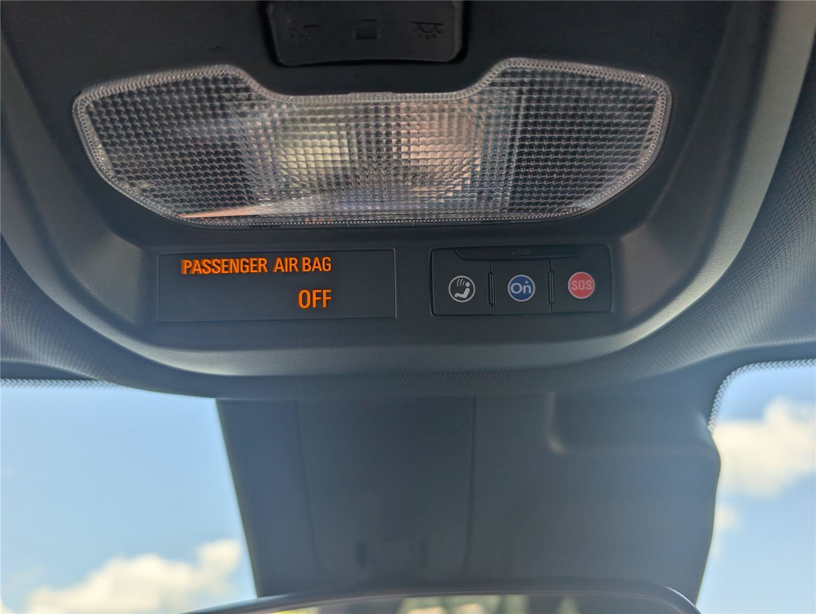 Used 2025 Chevrolet Trax RS w/ Driver Confidence Package FWD image 19