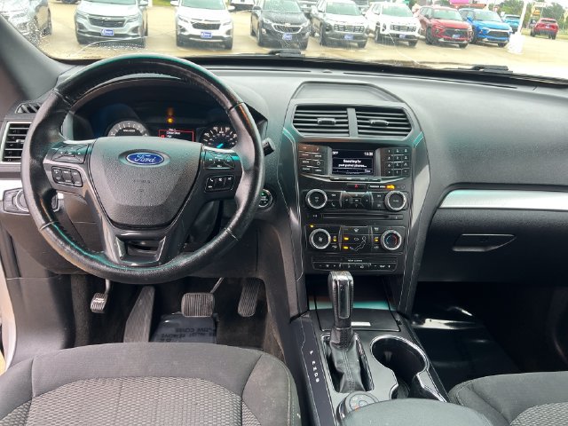 Used 2017 Ford Explorer XLT AWD/4WD image 20