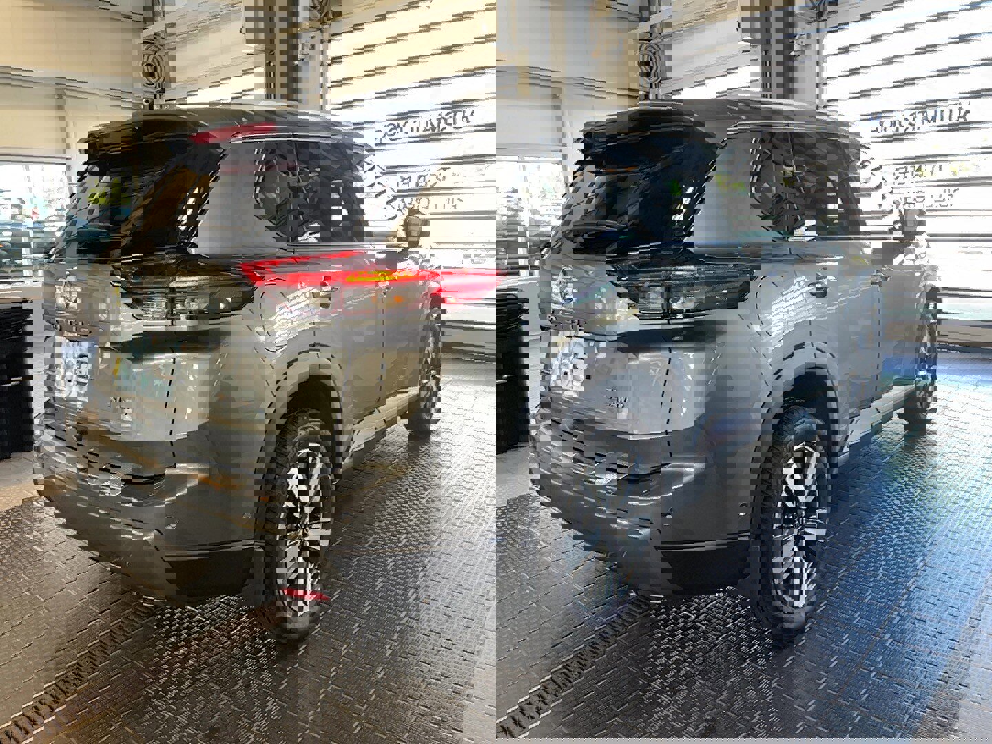 Used 2024 Nissan Rogue SL image 19