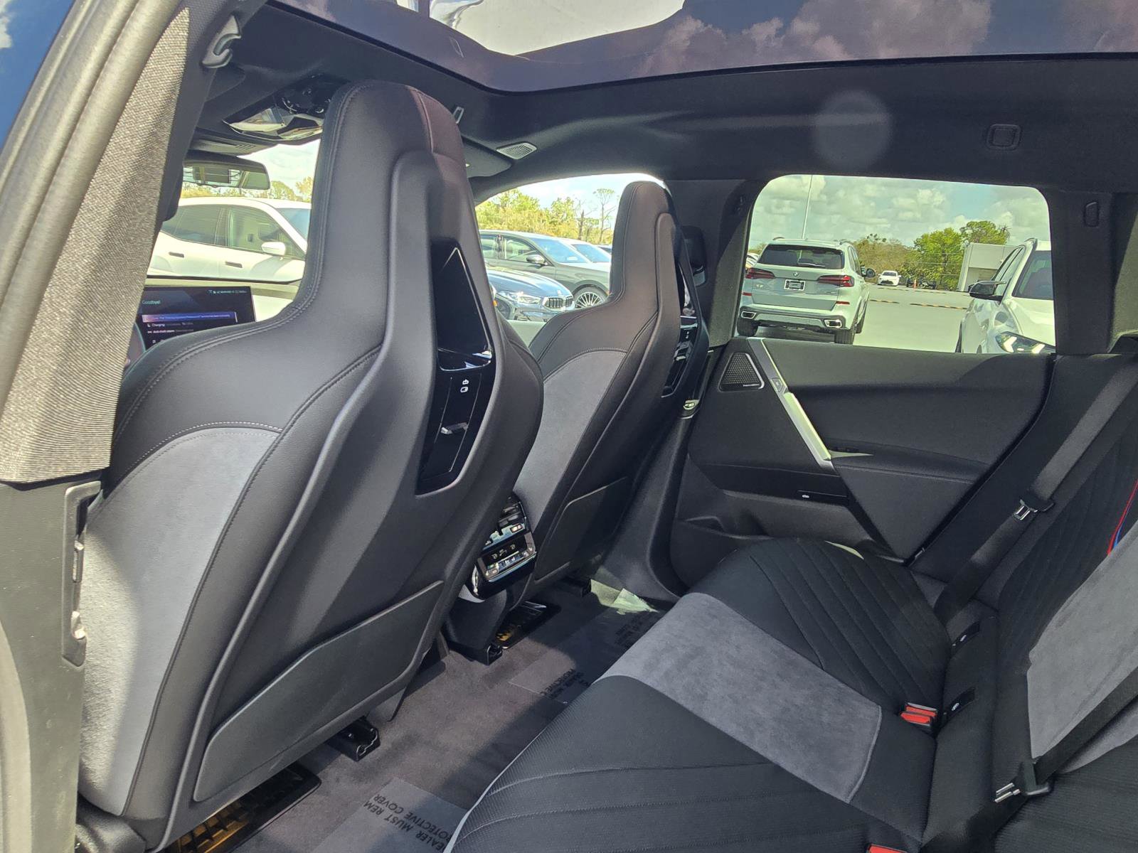 New 2026 BMW iX xDrive60 w/ M Sport Package image 7