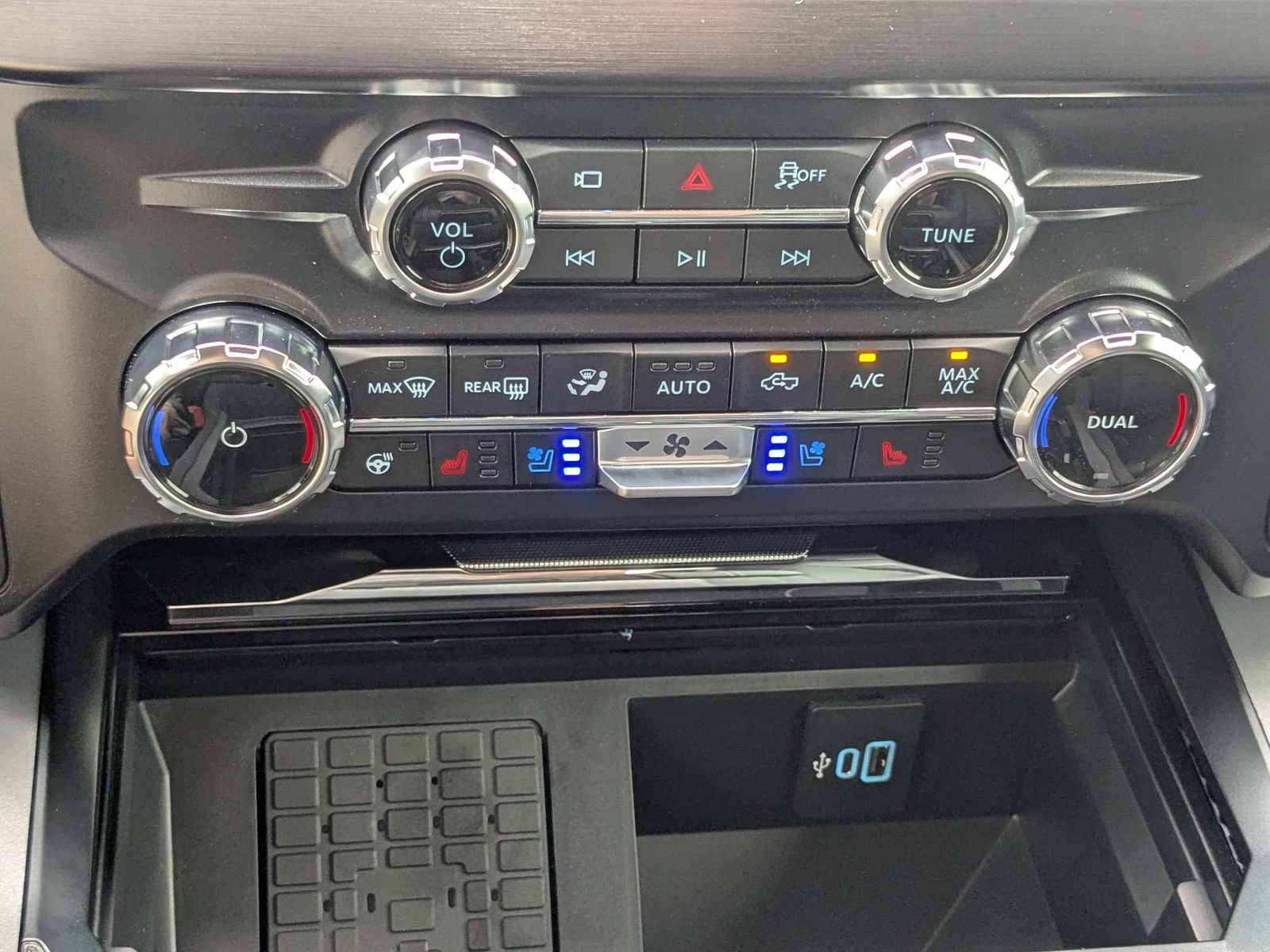 New 2026 Ford F350 Lariat w/ Chrome Package AWD/4WD image 24