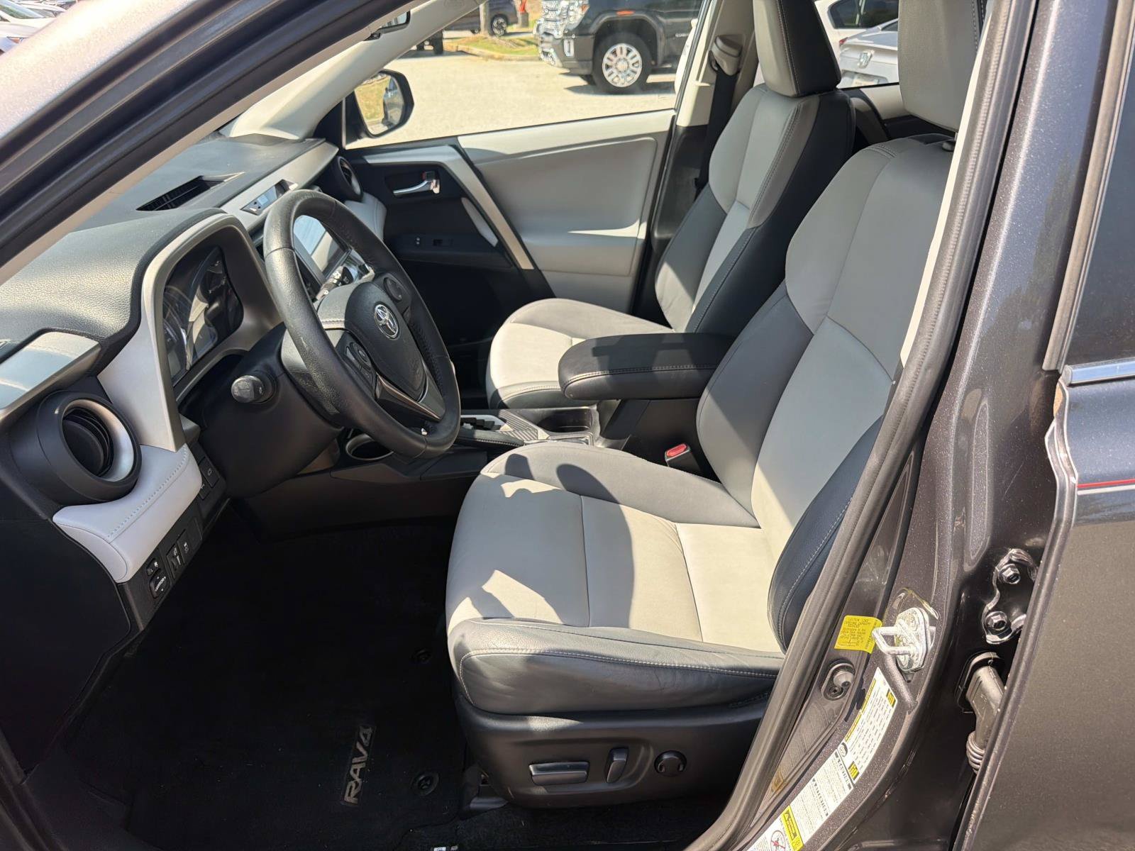 Used 2013 Toyota RAV4 Limited AWD/4WD image 2