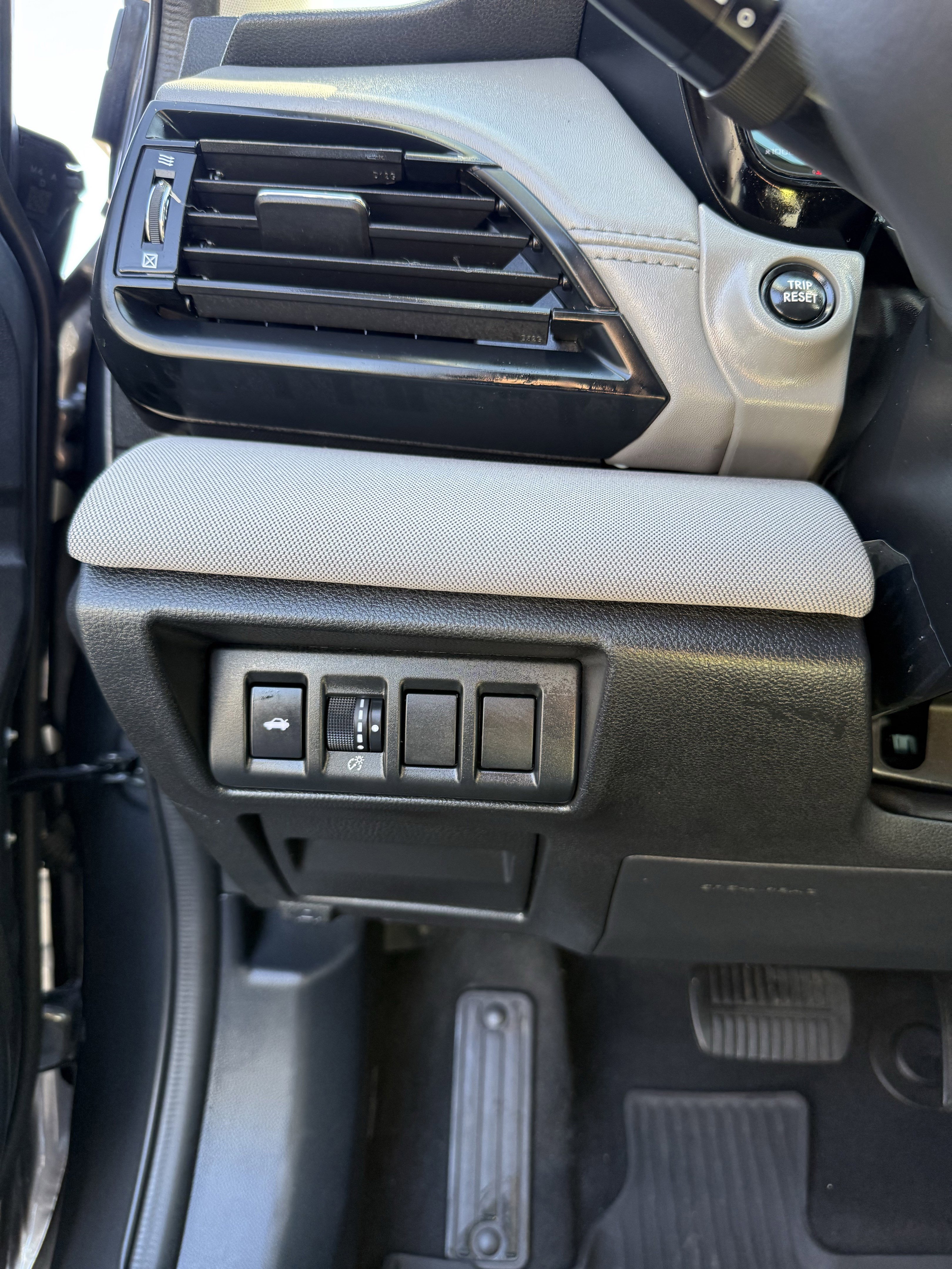 Used 2025 Subaru Legacy Premium image 25