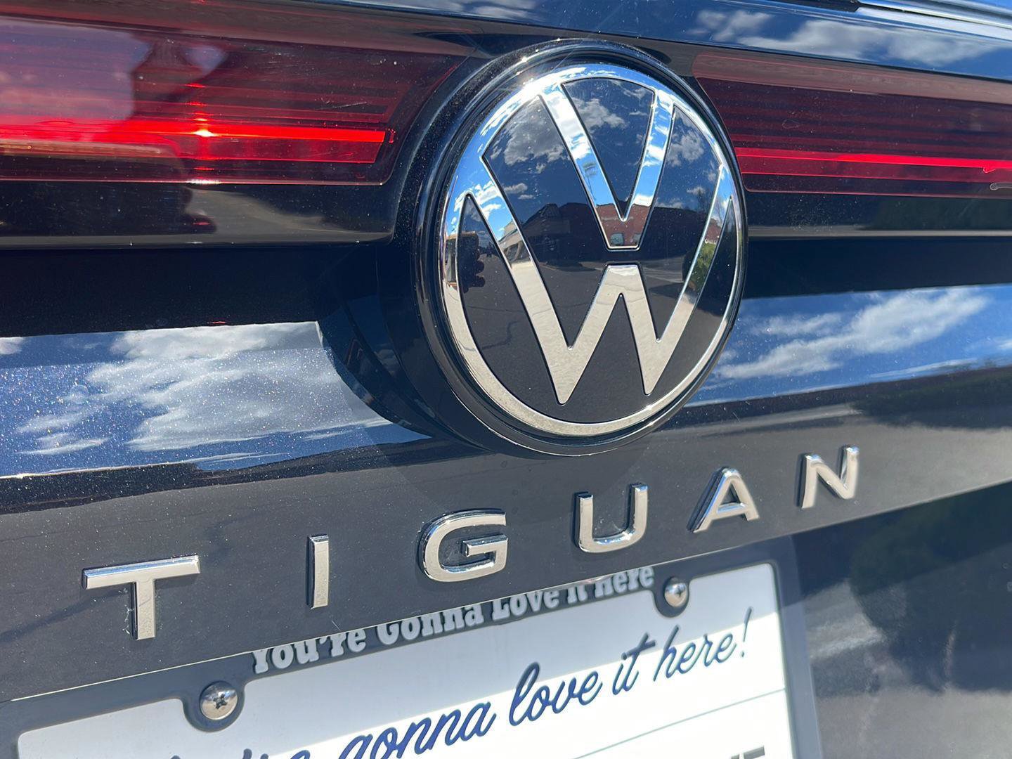 Used 2025 Volkswagen Tiguan S image 33