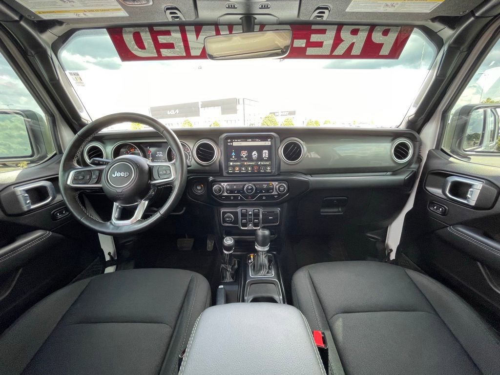 Used 2023 Jeep Wrangler Sahara w/ Cold Weather Group image 28