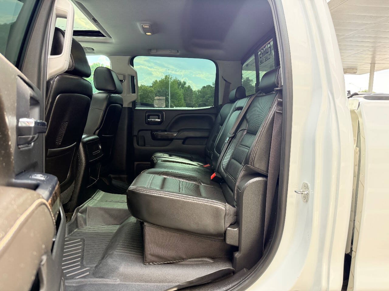 Used 2015 GMC Sierra 2500 Denali w/ Duramax Plus Package AWD/4WD image 34