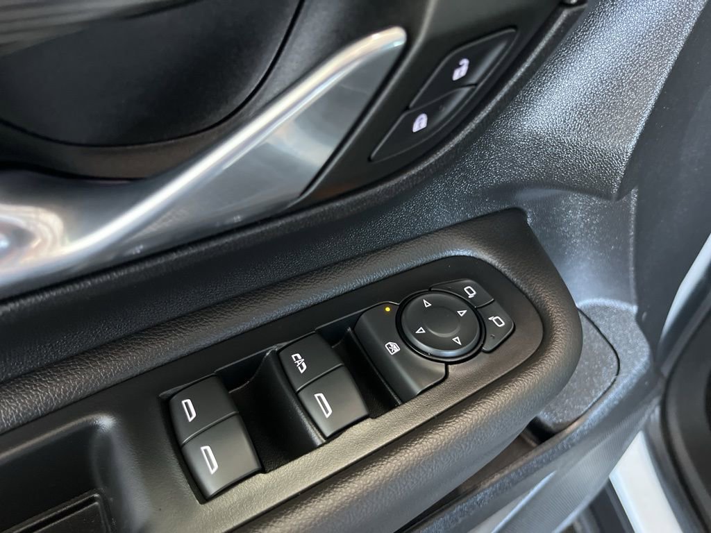 Used 2023 GMC Terrain SLE image 4