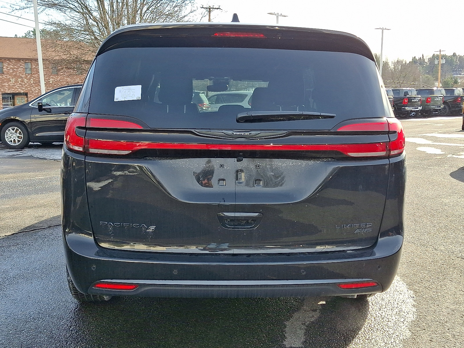 New 2026 Chrysler Pacifica Limited image 5