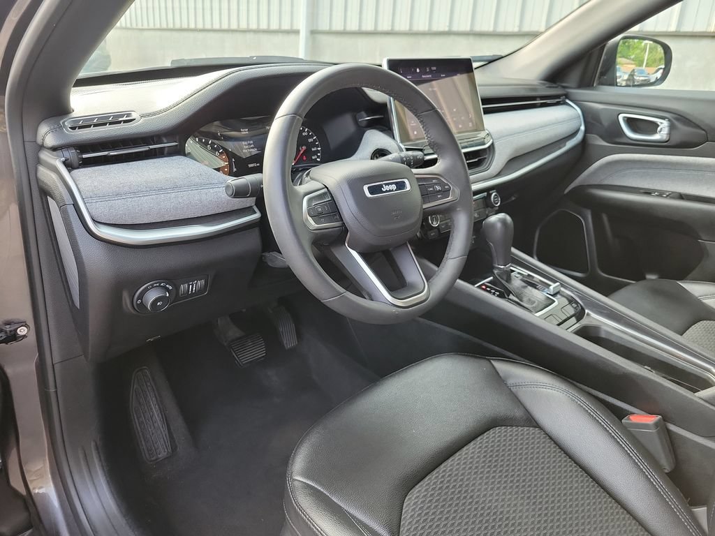 Used 2024 Jeep Compass Latitude AWD/4WD image 21
