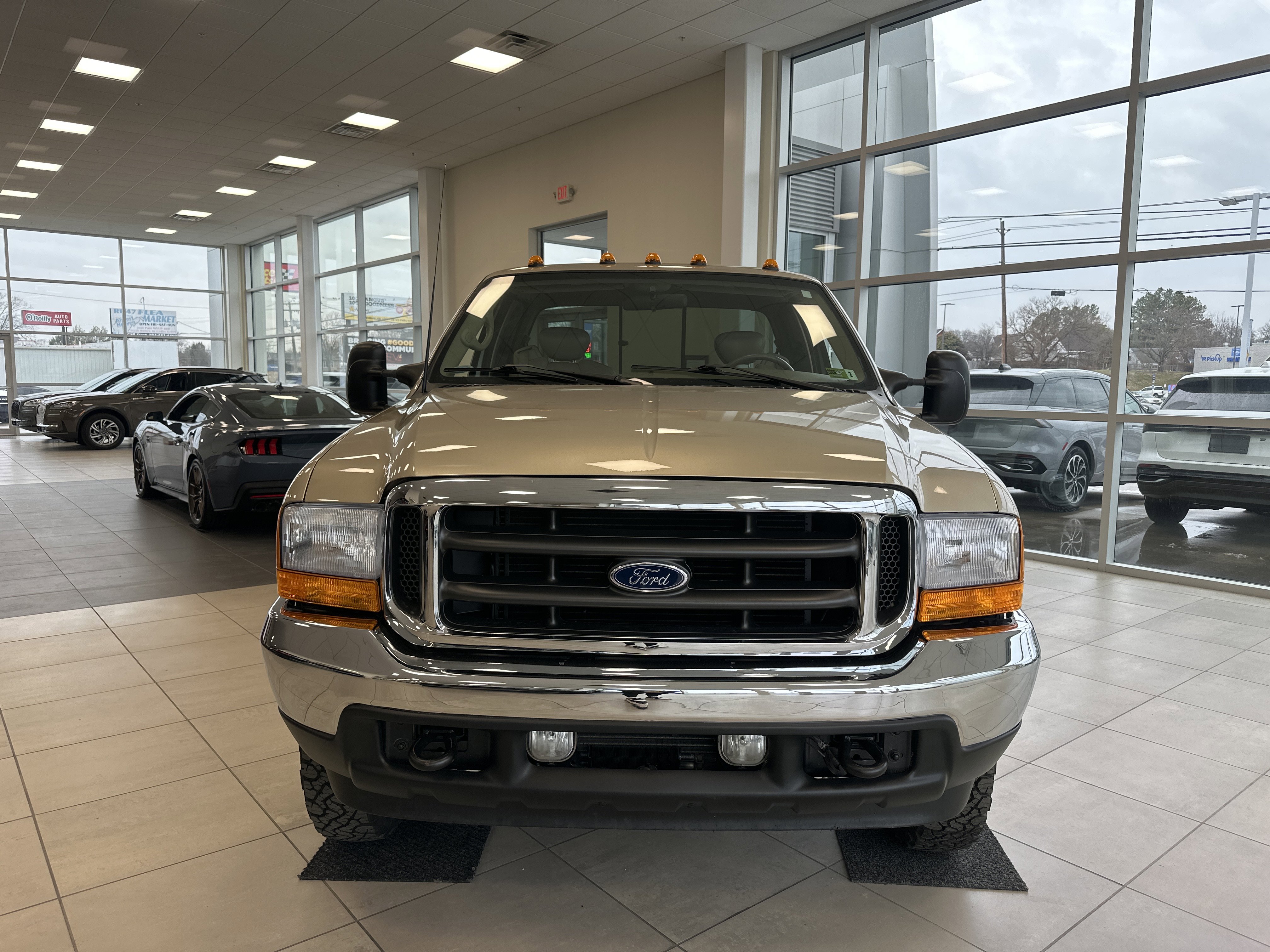 Used 2001 Ford F350 4x4 SuperCab DRW Super Duty image 2