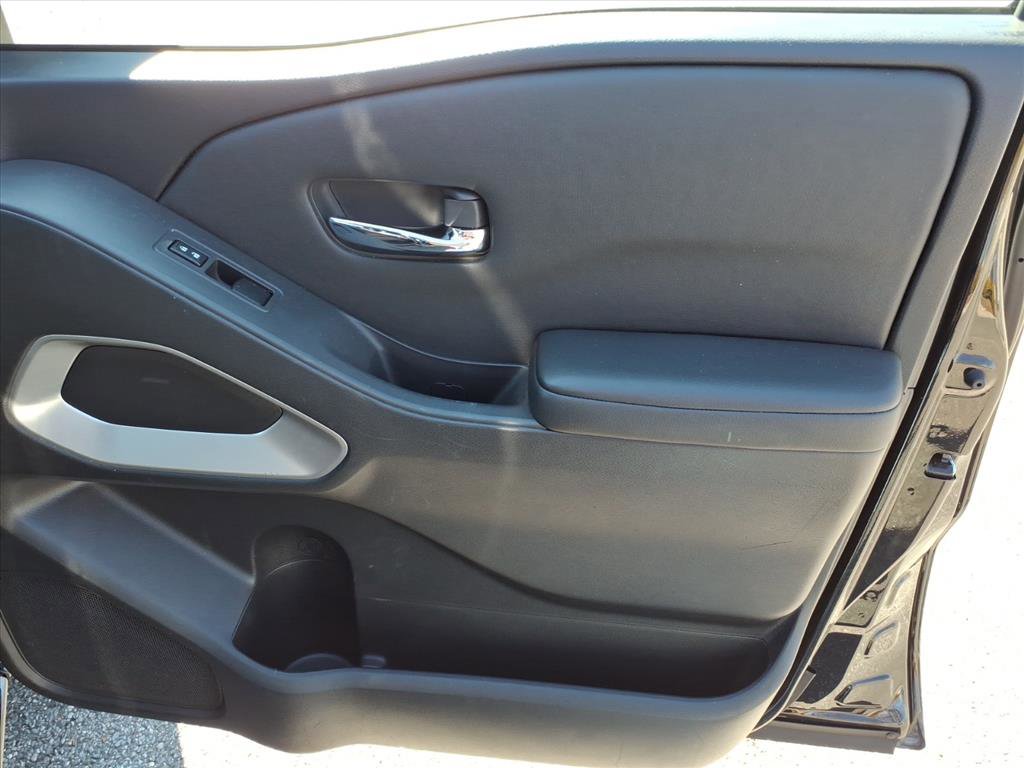 Used 2023 Nissan Frontier SV image 16