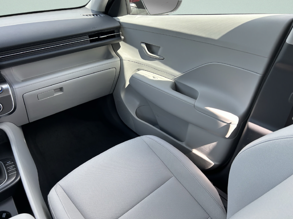 New 2027 Hyundai Kona SE FWD image 20