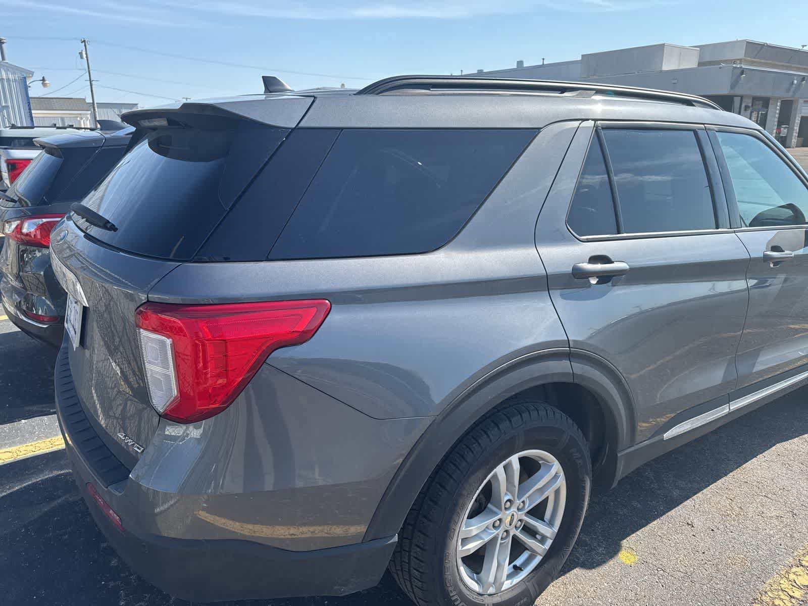 Used 2023 Ford Explorer XLT AWD/4WD image 14