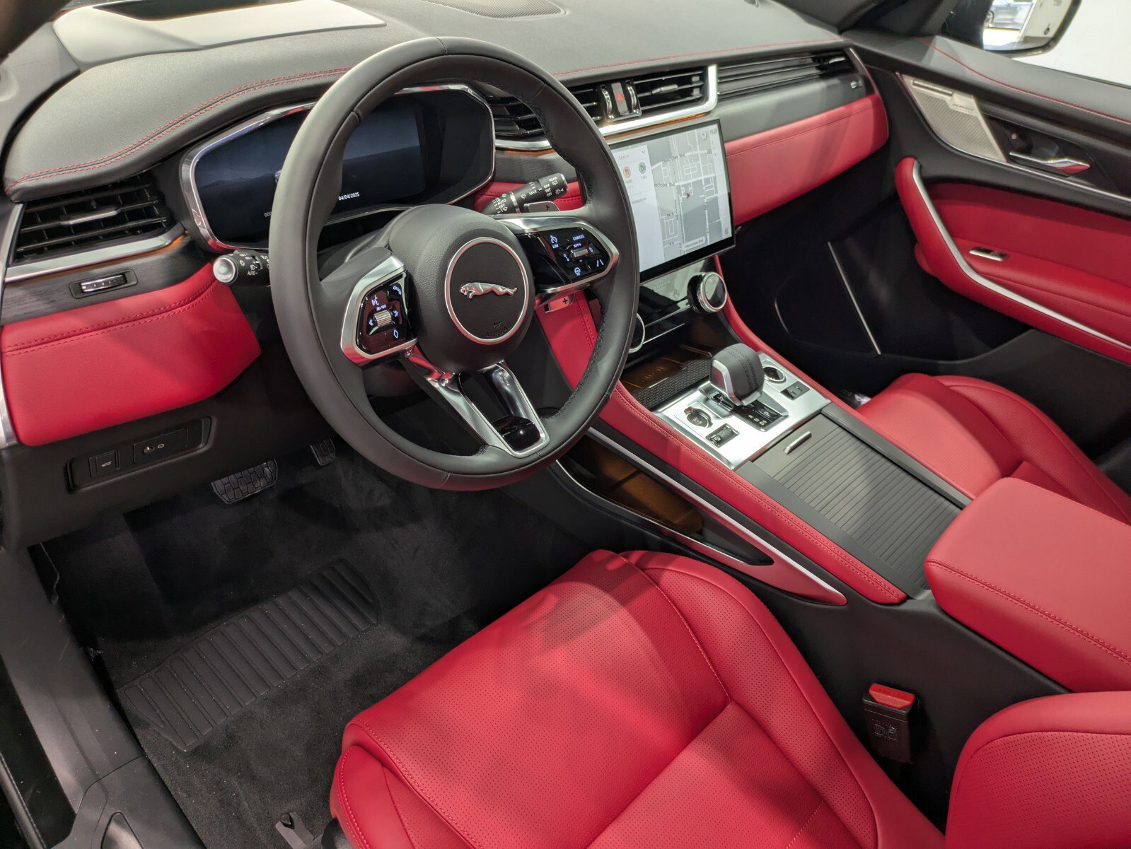 New 2026 Jaguar F-PACE R-Dynamic S image 7