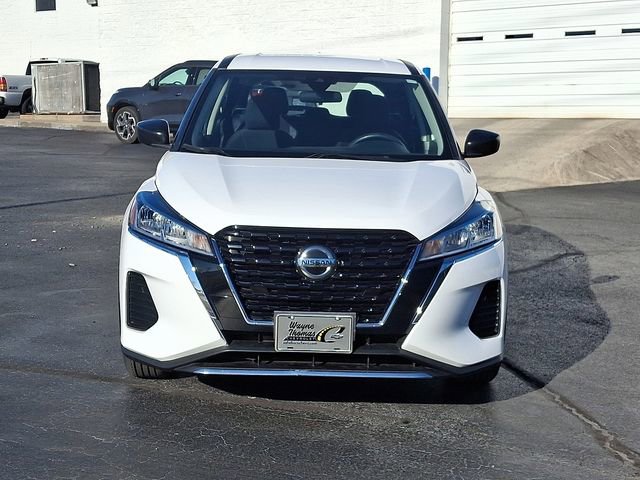 Used 2021 Nissan Kicks S image 2