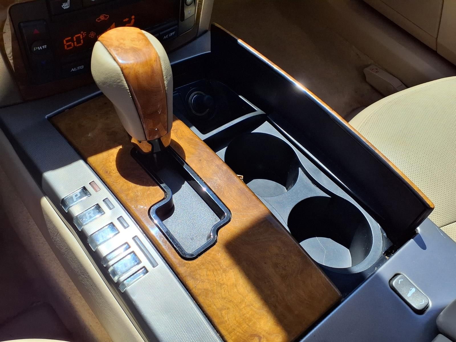 Used 2008 Cadillac XLR RWD image 24