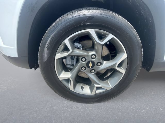 Used 2025 Chevrolet Trax LT w/ LT Convenience Package FWD image 10