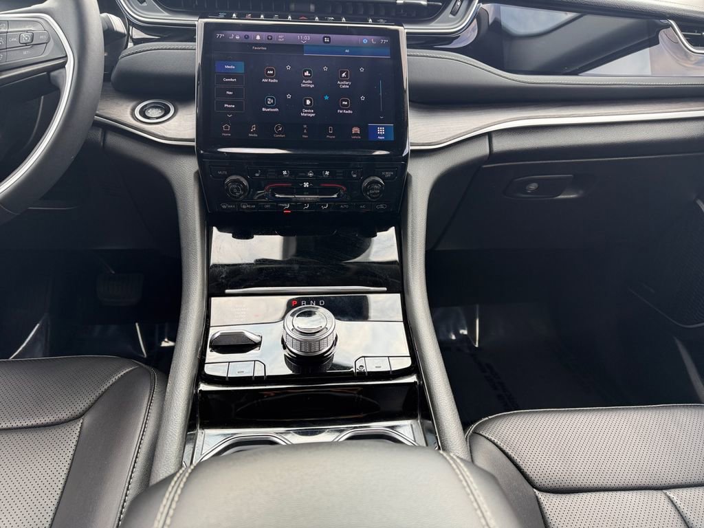 Used 2023 Jeep Grand Cherokee 4WD 4xe w/ Luxury Tech Group II image 11