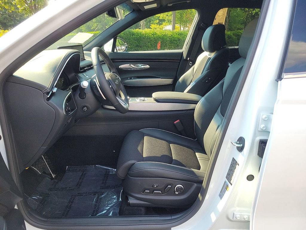 Certified 2025 Genesis GV70 2.5T Sport Prestige w/ Sport Prestige Package image 14