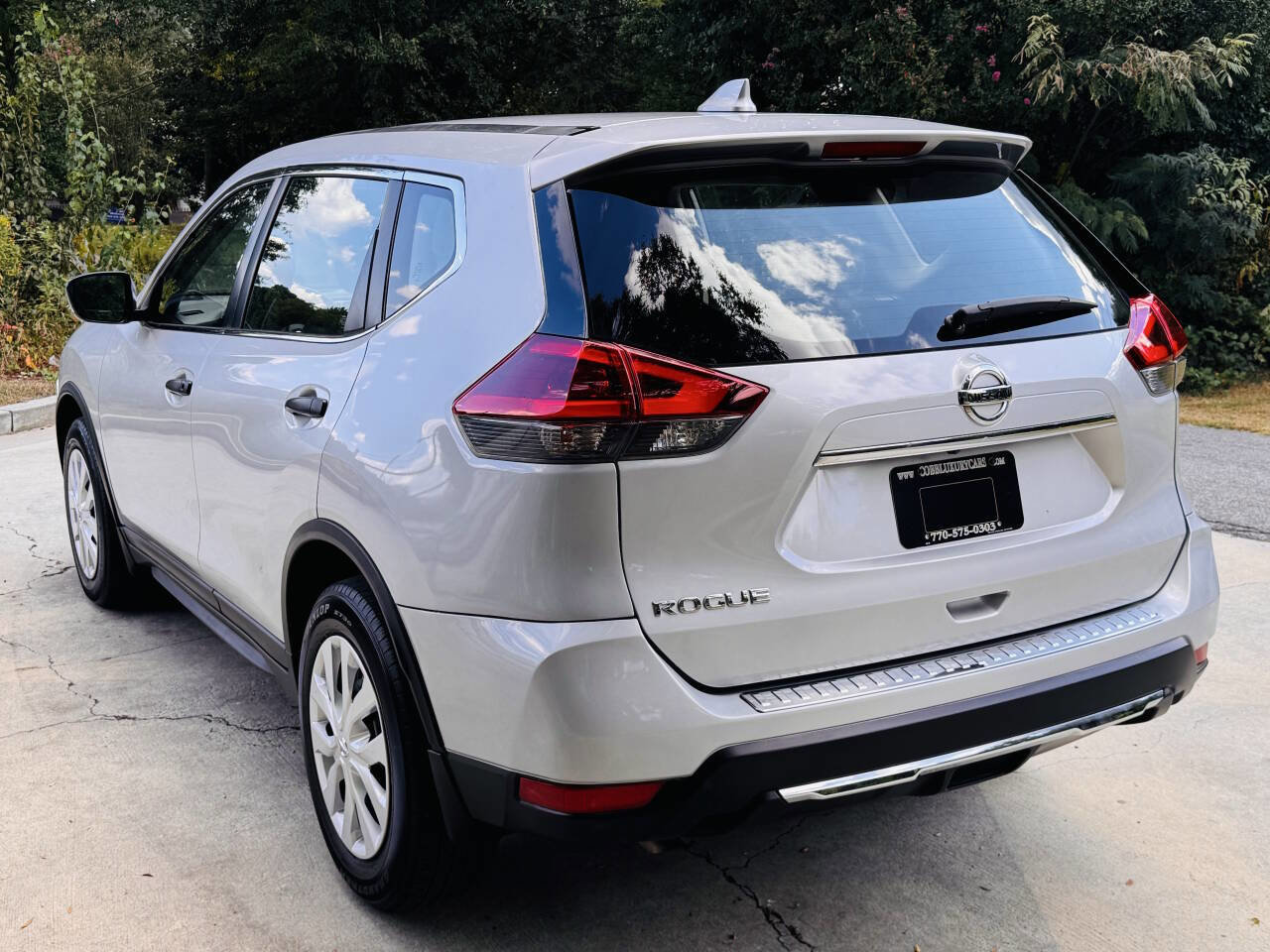 Used 2020 Nissan Rogue S image 6