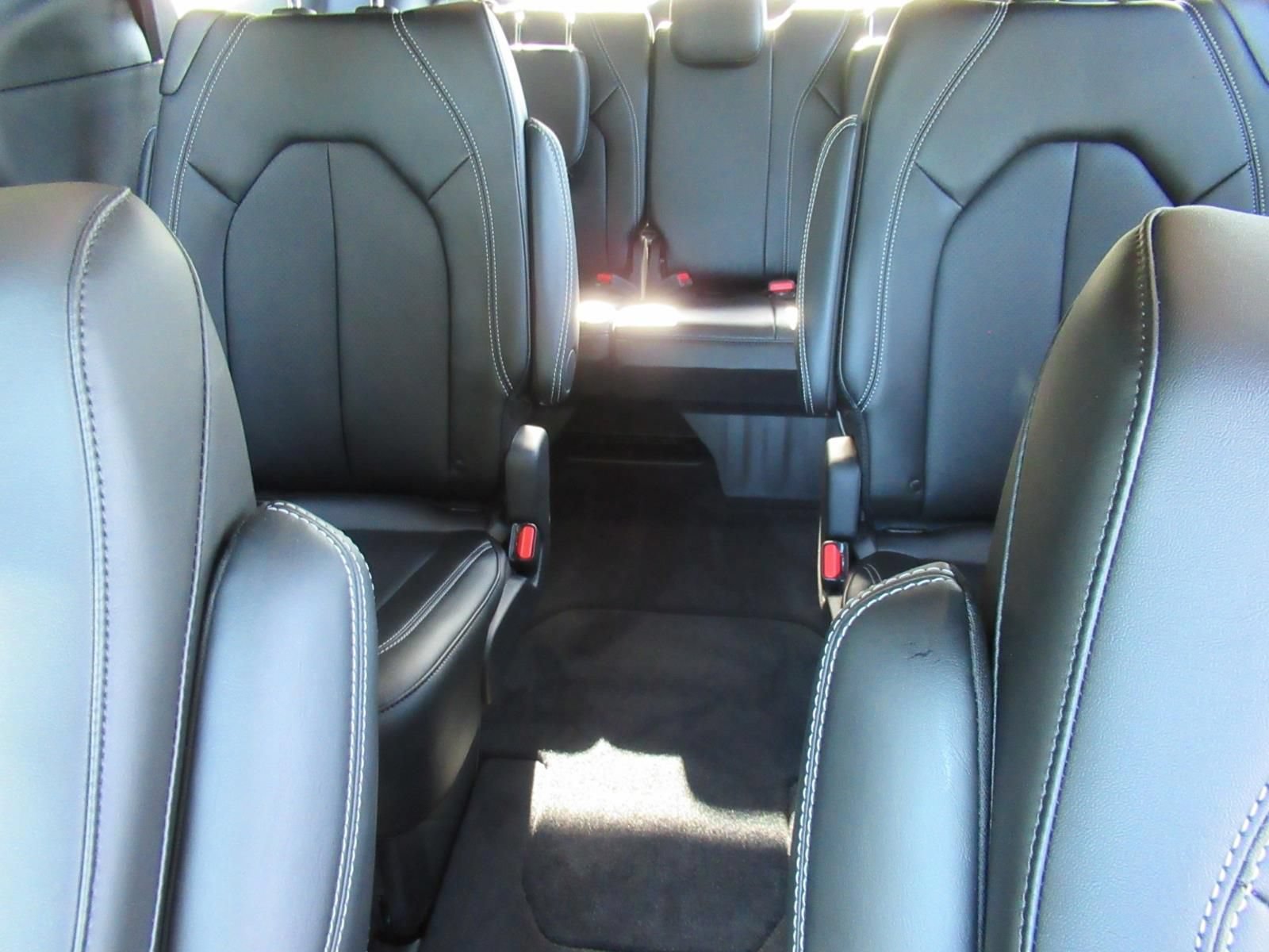 New 2027 Chrysler Pacifica Select FWD image 16