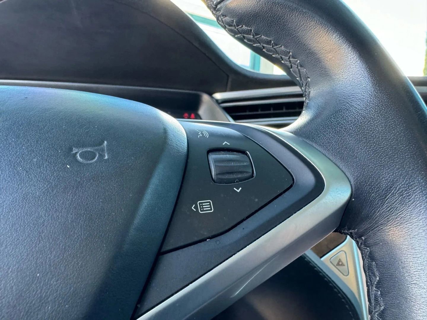 Used 2019 Tesla Model X Long Range AWD/4WD image 34