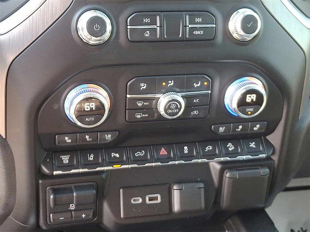 Used 2021 GMC Sierra 3500 Denali w/ Denali Ultimate Package image 15