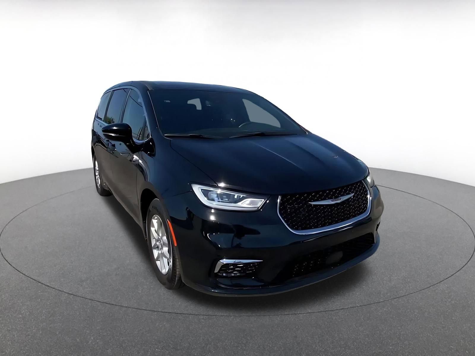 Used 2025 Kia Sportage LX image 3