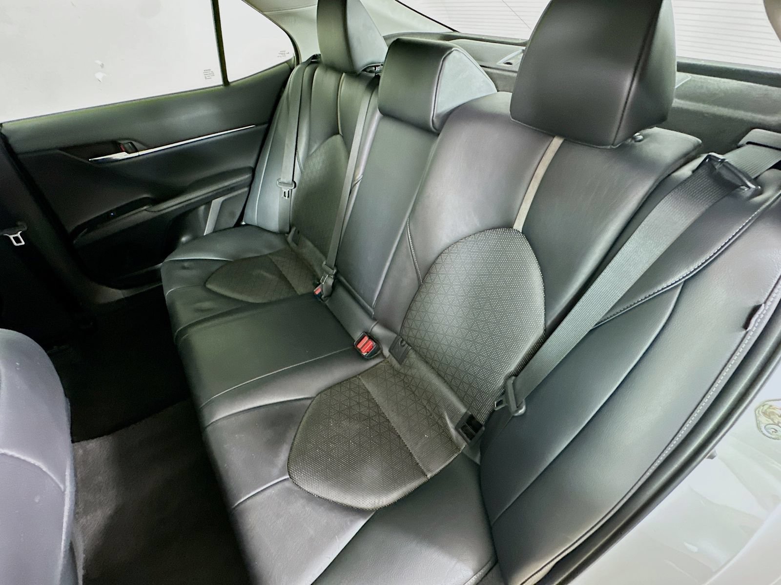 Used 2020 Toyota Camry XSE FWD image 34