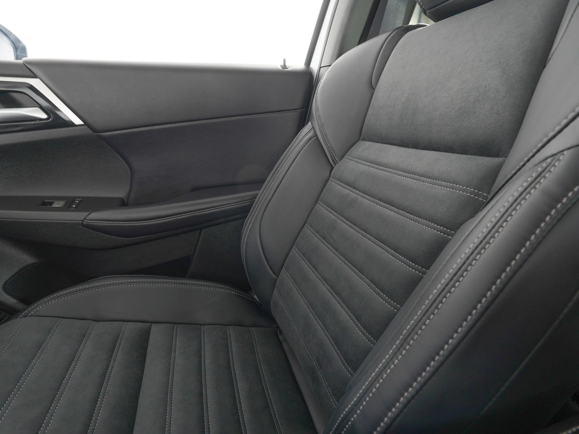 New 2026 Mitsubishi Outlander AWD image 20