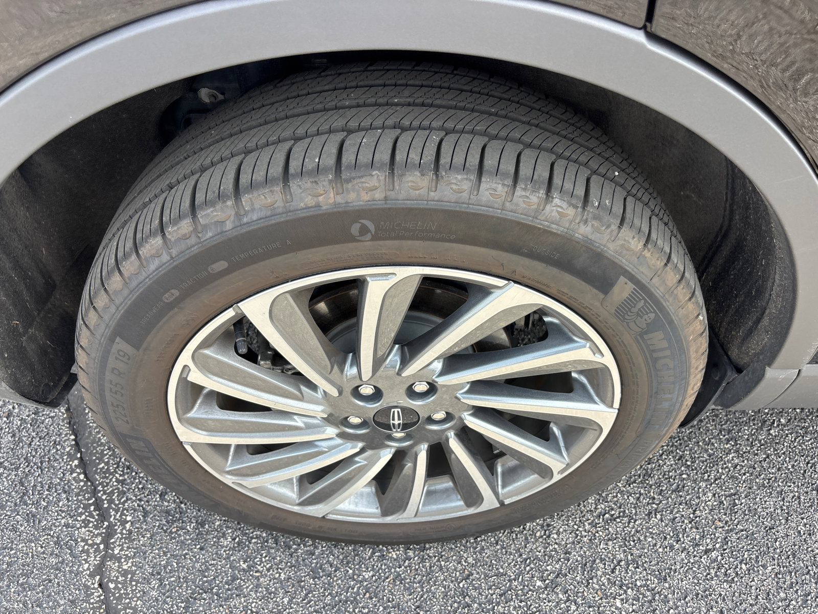 Certified 2025 Lincoln Corsair Reserve AWD/4WD image 10