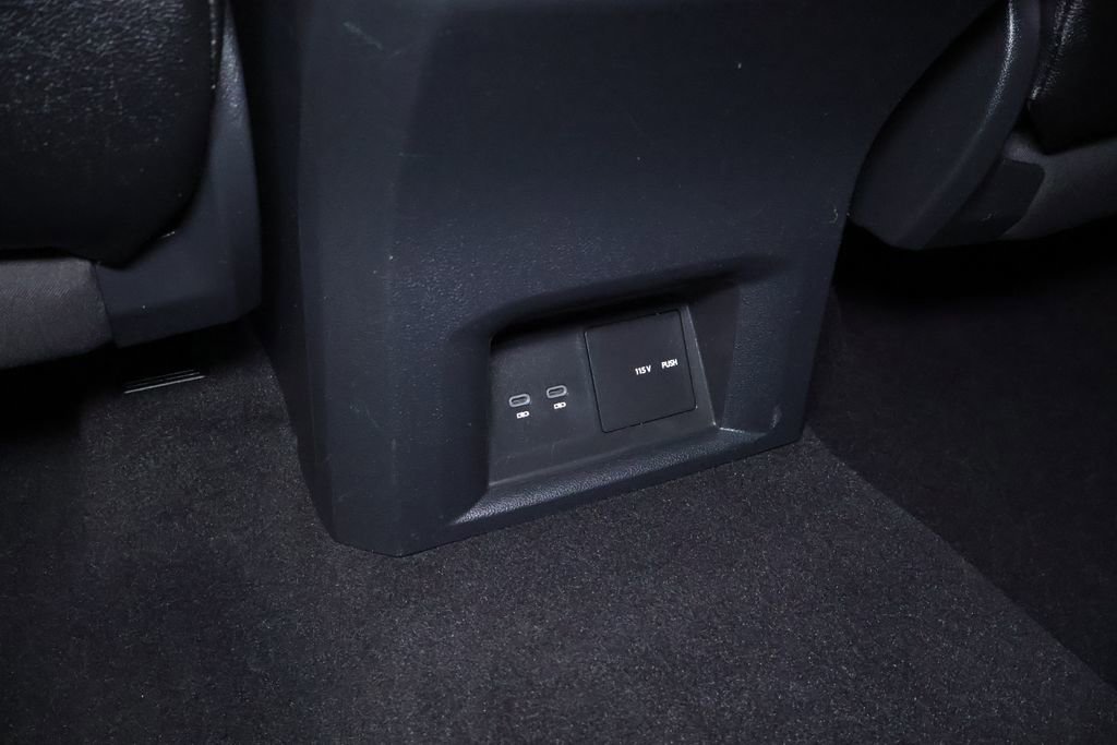 Used 2022 Volkswagen Atlas Cross Sport SE image 17