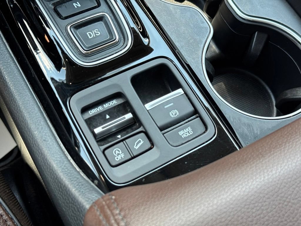 Used 2025 Honda Pilot Elite image 26
