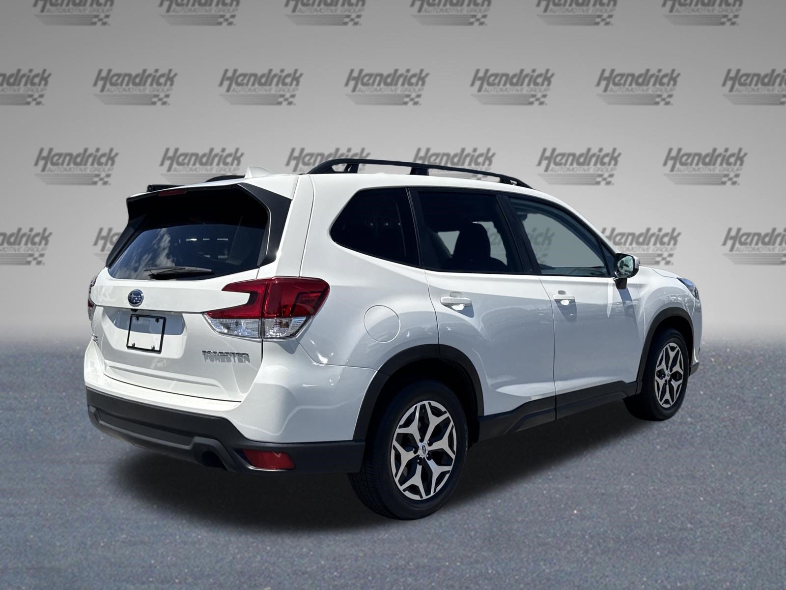 Used 2022 Subaru Forester Premium AWD/4WD image 9