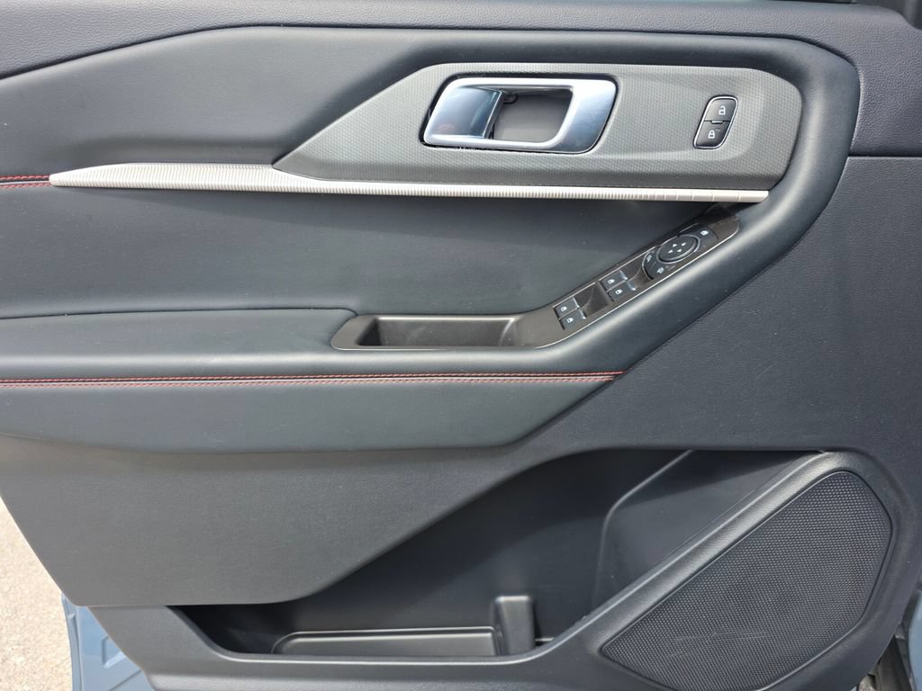 Used 2025 Ford Explorer ST-Line RWD image 31