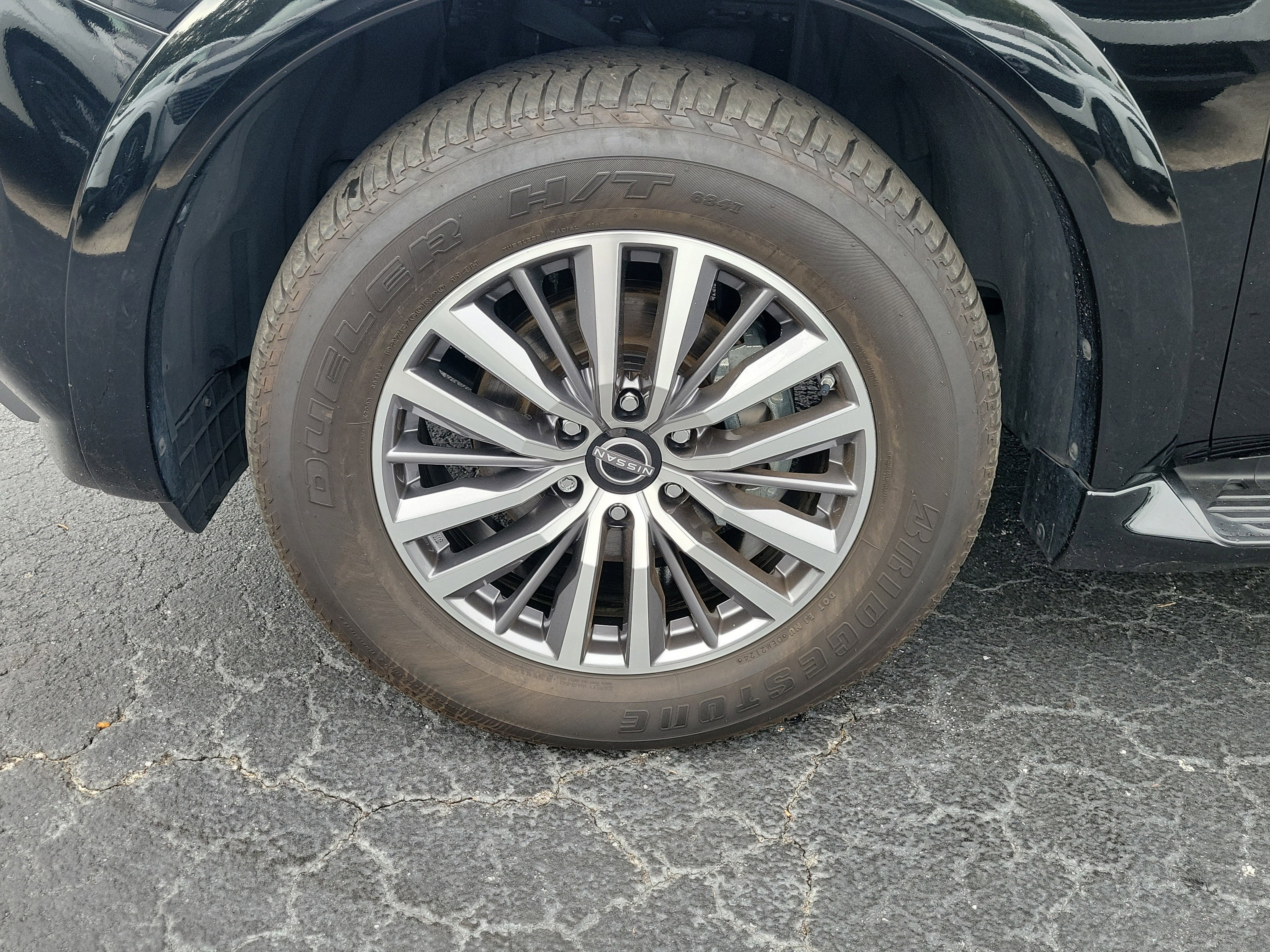 Certified 2023 Nissan Armada SL w/ Captain's Chairs Package RWD image 4