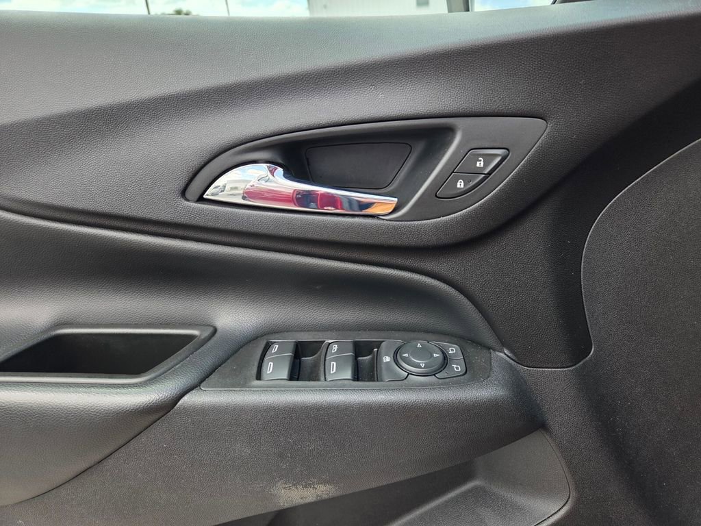 Used 2020 Chevrolet Equinox LT image 22