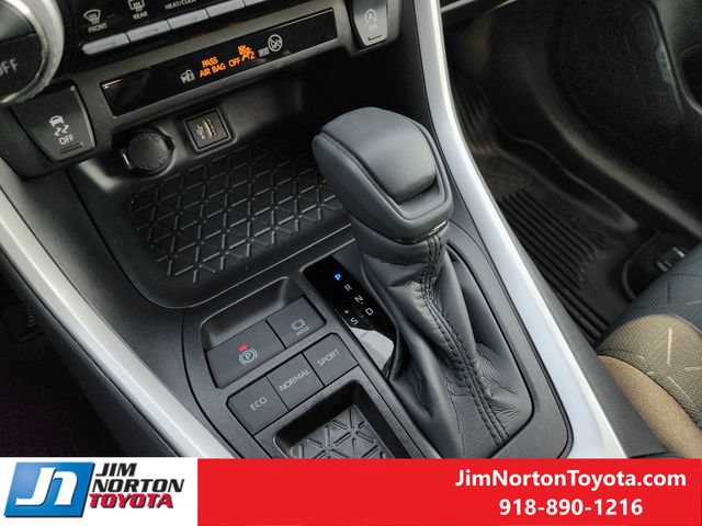 Used 2025 Toyota RAV4 XLE w/ Convenience Package FWD image 22