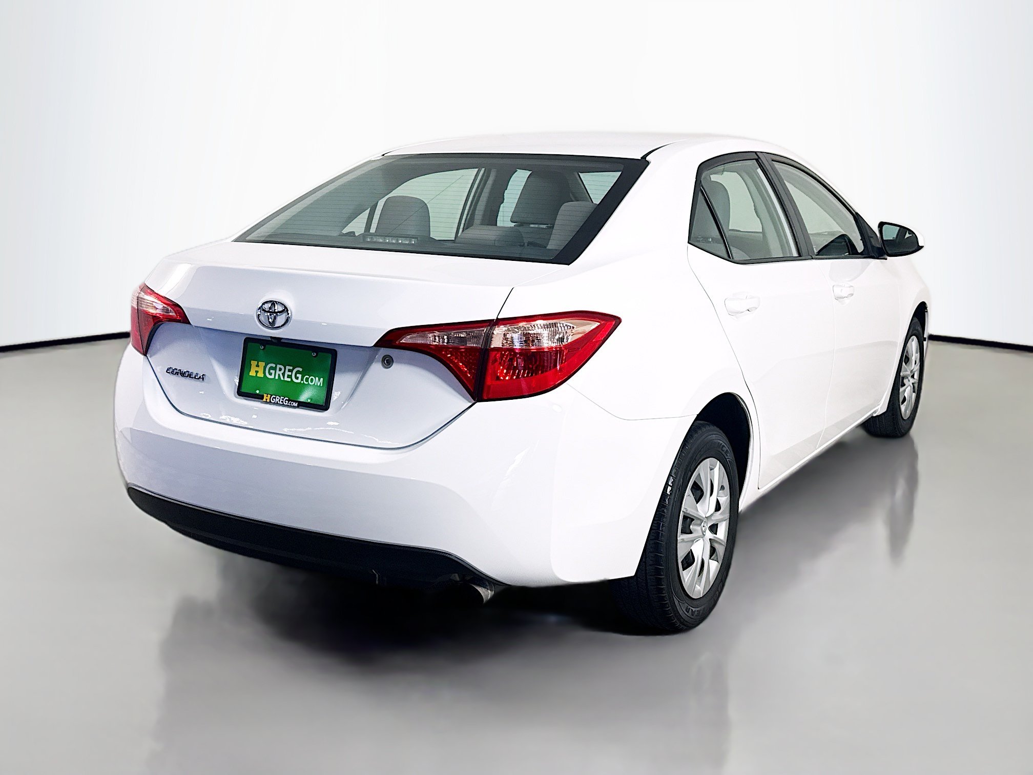 Used 2017 Toyota Corolla L w/ Carpet Mat Package (TMS) FWD image 10