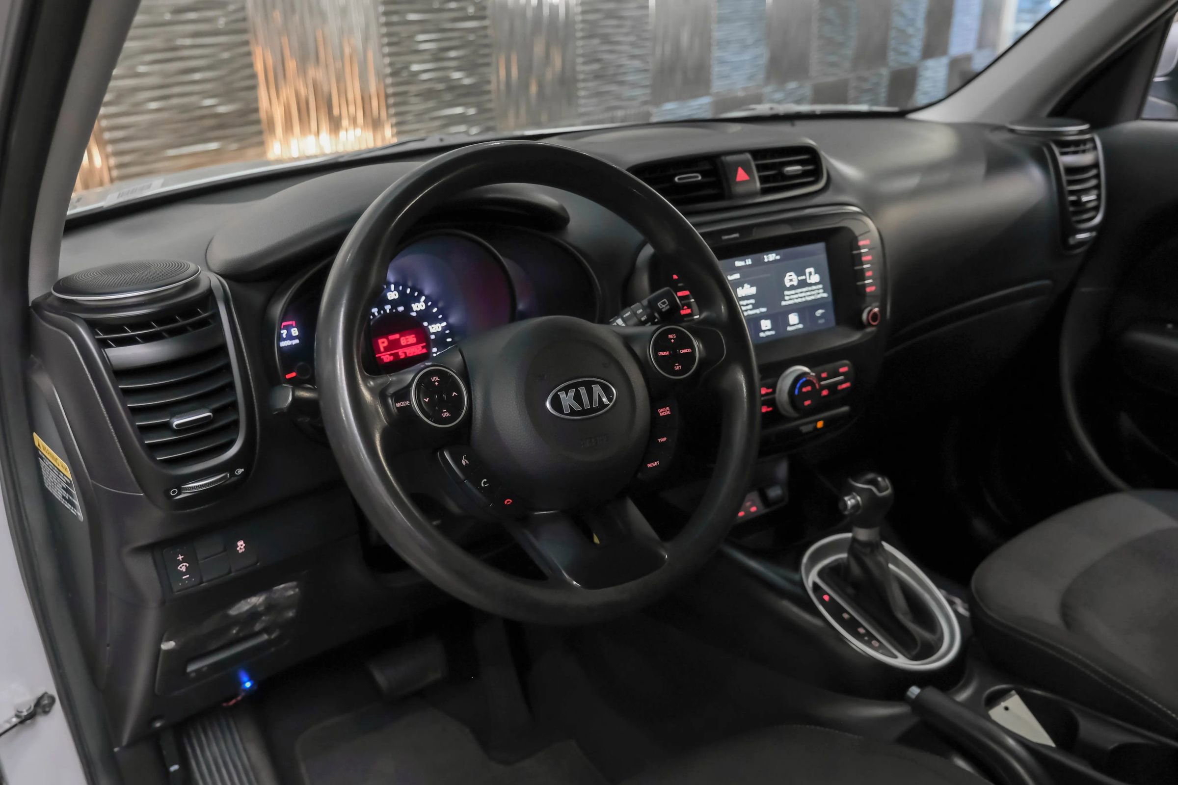 Used 2019 Kia Soul + image 3