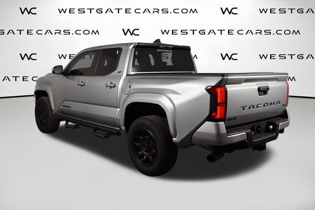 Used 2025 Toyota Tacoma SR5 AWD/4WD image 42