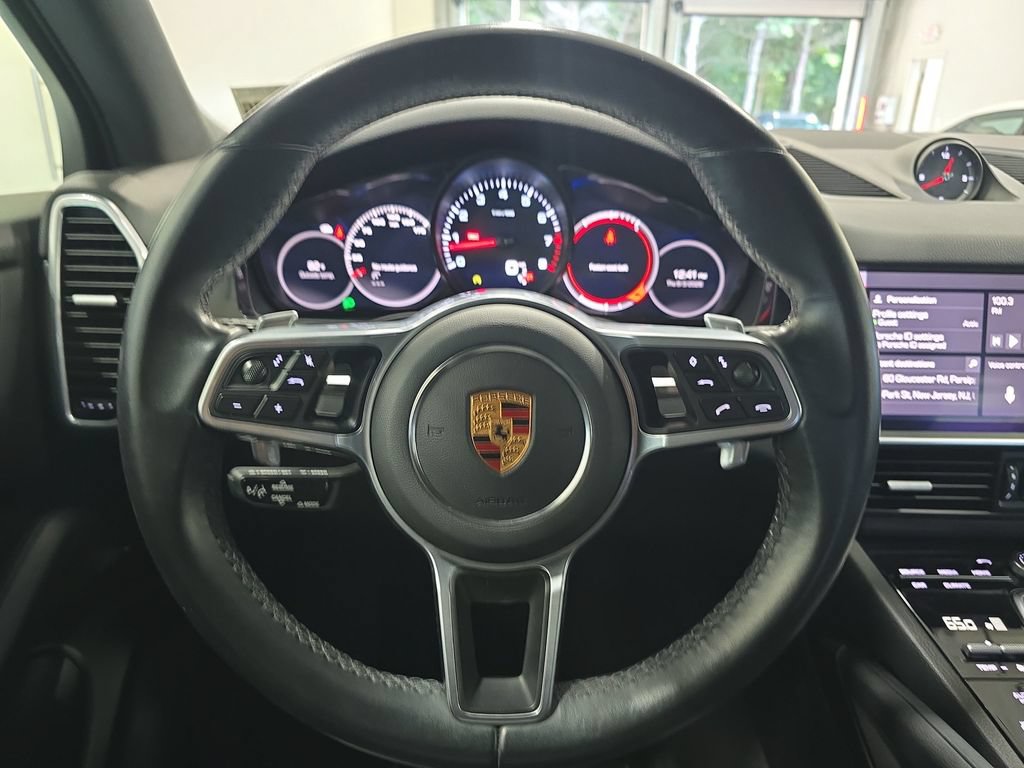 Used 2021 Porsche Cayenne AWD/4WD image 18