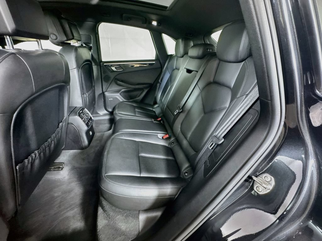 Used 2018 Porsche Macan S AWD/4WD image 30