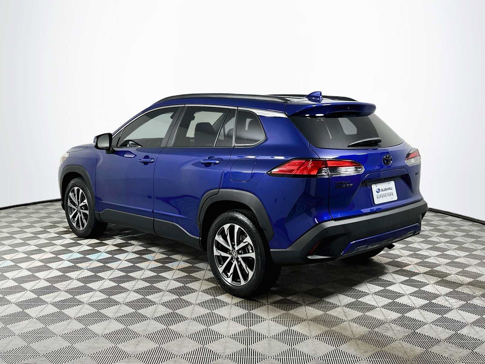 Used 2022 Toyota Corolla Cross XLE w/ Convenience Package FWD image 5