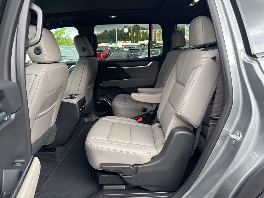 New 2026 GMC Acadia Elevation w/ Elevation Premium Package FWD image 28