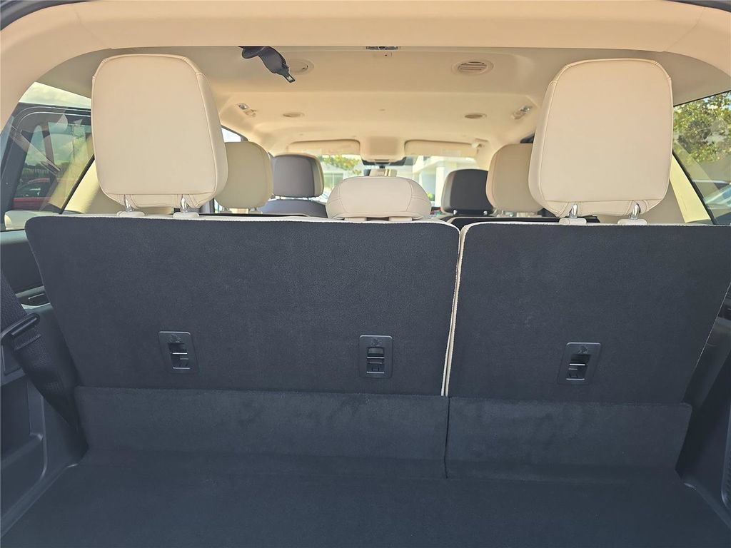 New 2027 Lincoln Navigator Premiere RWD image 20