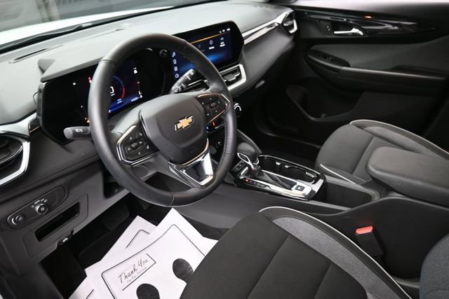 Used 2024 Chevrolet TrailBlazer LT w/ LT Cold Weather Package FWD image 19
