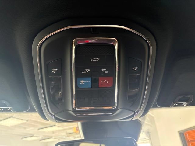 Used 2024 Jeep Grand Cherokee Limited AWD/4WD image 51