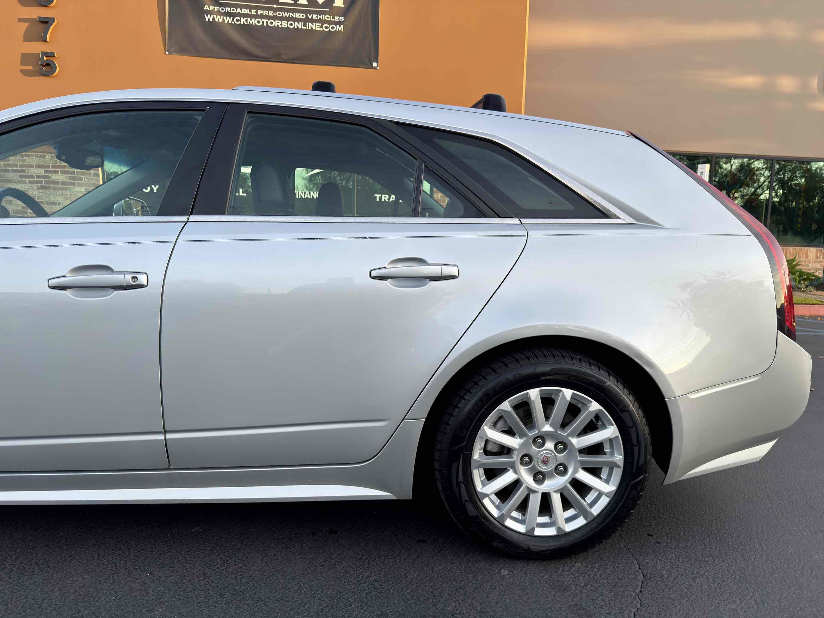 Used 2011 Cadillac CTS AWD Wagon image 13