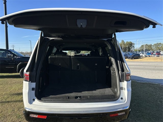 Used 2024 Jeep Wagoneer Series II w/ Flexible Seating Group image 20